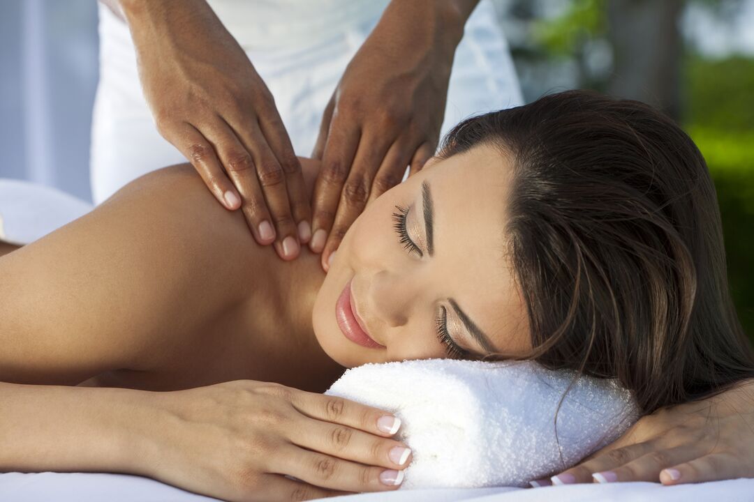 Massage fir efficace Behandlung vun Osteochondrose vun der Gebärmutterkierper